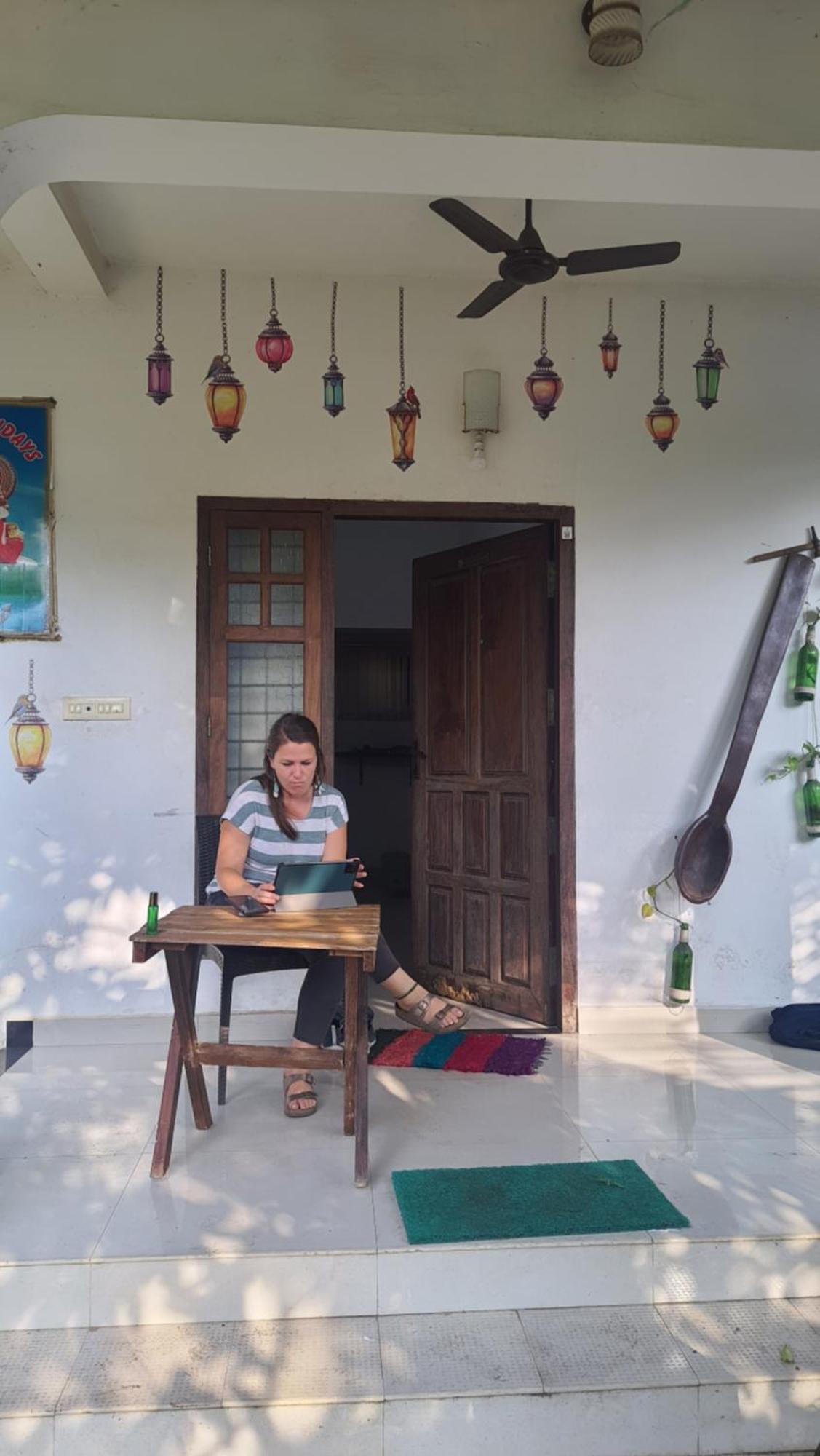 Abru'S Holidays International Travelers Alappuzha Екстериор снимка