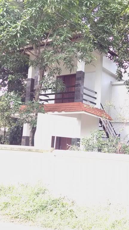 Abru'S Holidays International Travelers Alappuzha Екстериор снимка